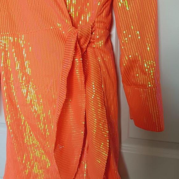 House of Harlow 1960 Shimmering Sequin Orange Long Sleeve Dress - Picture 4 of 11